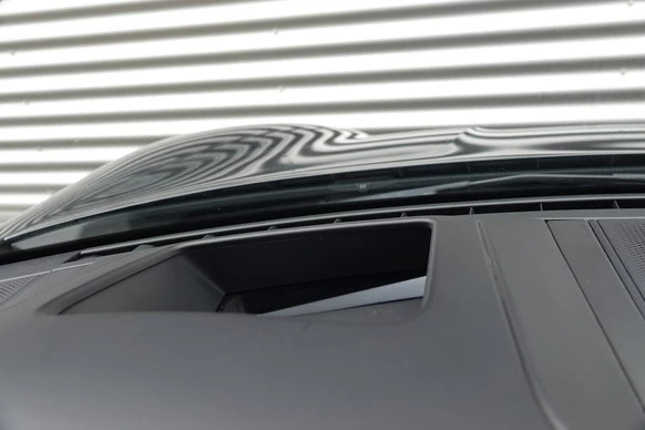 Porsche Taycan - Afbeelding 25 van 30