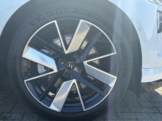 Polestar 4 - Afbeelding 9 van 24