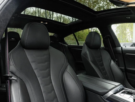 BMW 8 Serie - Afbeelding 25 van 30