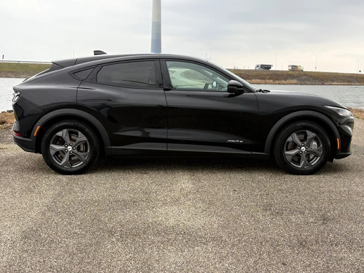 Ford Mustang Mach-E - Afbeelding 8 van 30