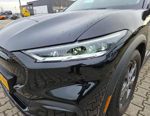 Ford Mustang Mach-E - Afbeelding 12 van 30