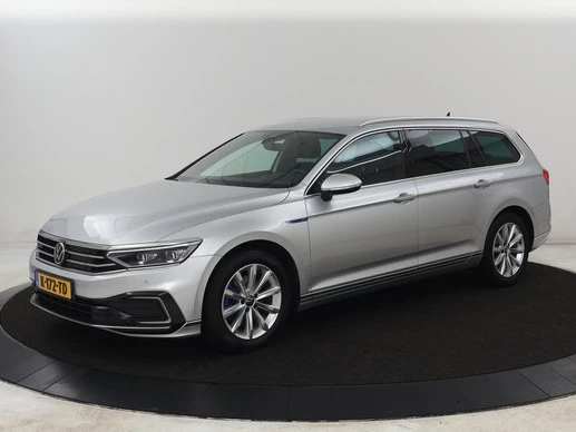 Volkswagen Passat - Afbeelding 1 van 30