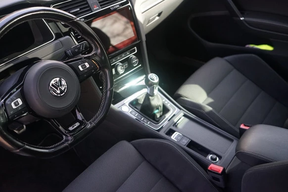 Volkswagen Golf - Afbeelding 23 van 30