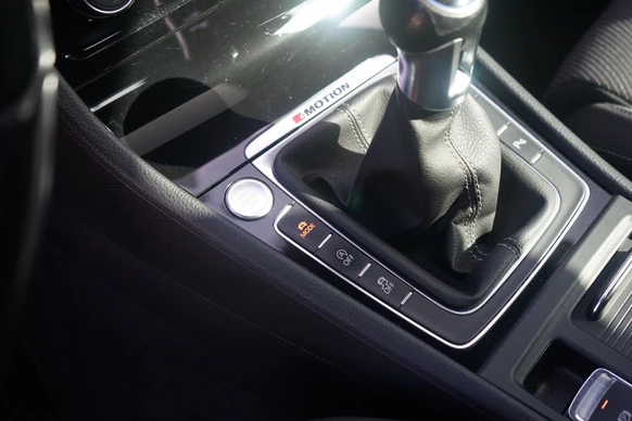 Volkswagen Golf - Afbeelding 24 van 30