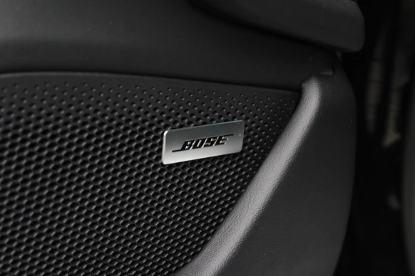 Porsche Taycan - Afbeelding 18 van 30