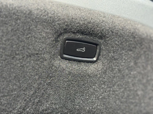 Porsche Taycan - Afbeelding 14 van 30