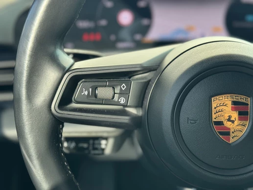 Porsche Taycan - Afbeelding 16 van 30