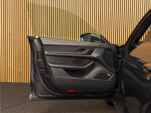 Porsche Taycan - Afbeelding 16 van 30