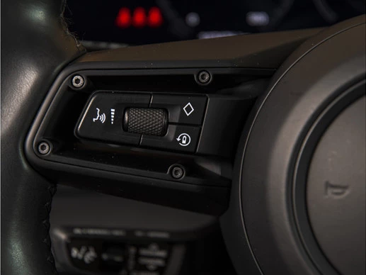 Porsche Taycan - Afbeelding 19 van 30