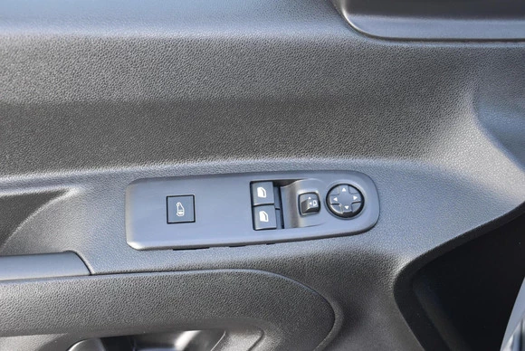 Opel Combo - Afbeelding 17 van 24