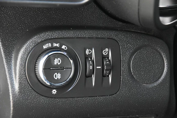 Opel Combo - Afbeelding 18 van 24