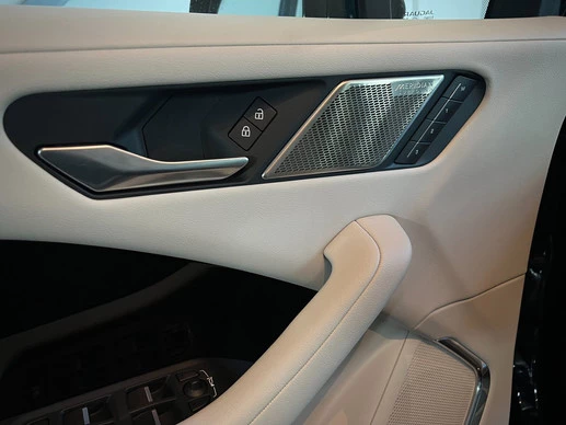 Jaguar I-PACE - Afbeelding 20 van 27