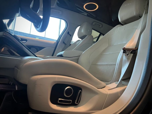Jaguar I-PACE - Afbeelding 24 van 27