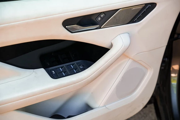 Jaguar I-PACE - Afbeelding 14 van 30