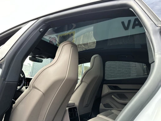 Porsche Taycan - Afbeelding 19 van 30