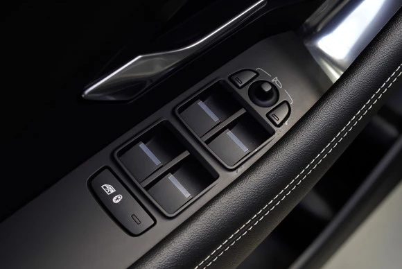 Jaguar E-PACE - Afbeelding 16 van 30