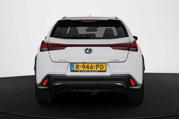Lexus UX - Afbeelding 15 van 30