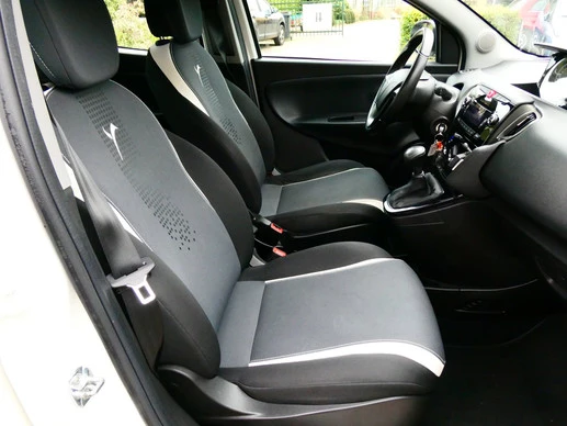 Lancia Ypsilon - Afbeelding 3 van 25