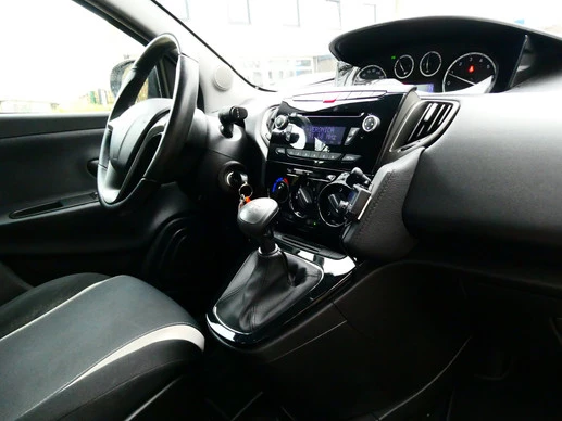 Lancia Ypsilon - Afbeelding 12 van 25