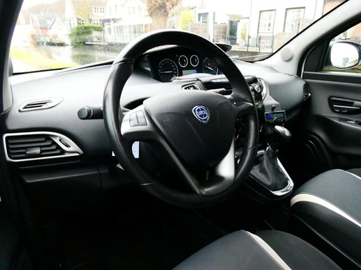 Lancia Ypsilon - Afbeelding 14 van 25