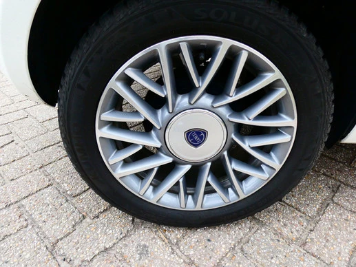 Lancia Ypsilon - Afbeelding 19 van 25