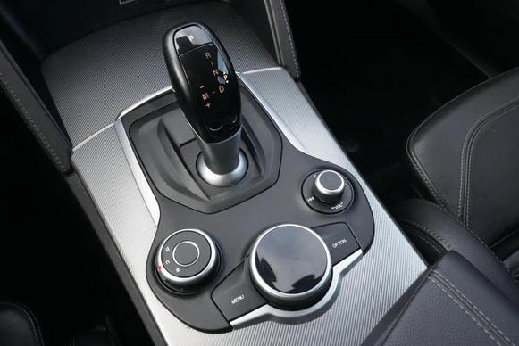 Alfa Romeo Stelvio - Afbeelding 27 van 30