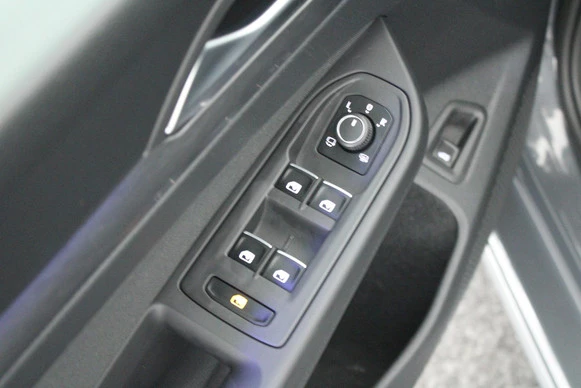 Volkswagen Golf - Afbeelding 15 van 30