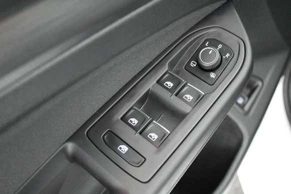 Volkswagen Golf - Afbeelding 17 van 30