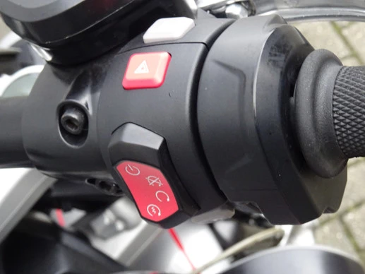 Triumph Rocket 3 - Afbeelding 9 van 16