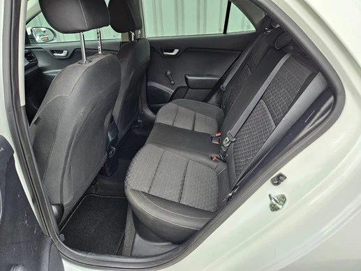 Kia Rio - Afbeelding 11 van 23