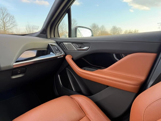 Jaguar I-PACE - Afbeelding 14 van 24