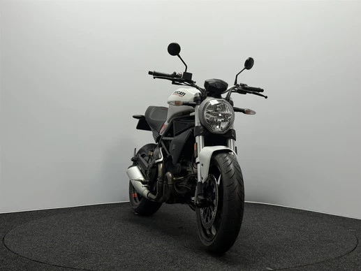 Ducati Monster - Afbeelding 4 van 17