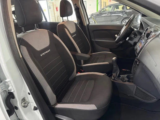 Dacia Logan - Afbeelding 18 van 30