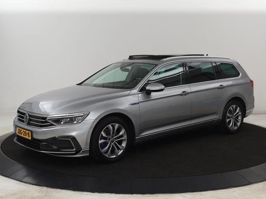 Volkswagen Passat - Afbeelding 1 van 30