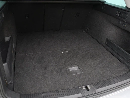 Volkswagen Passat - Afbeelding 12 van 30