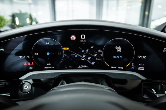 Porsche Taycan - Afbeelding 13 van 30