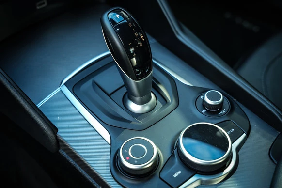 Alfa Romeo Giulia - Afbeelding 25 van 30