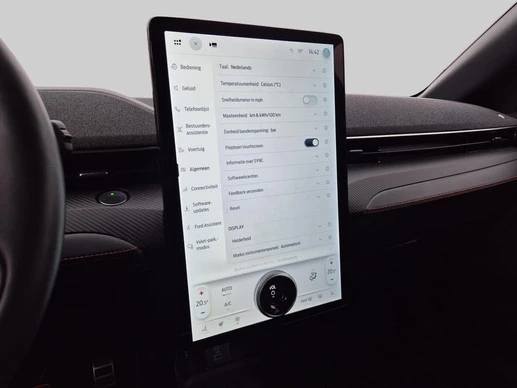 Ford Mustang Mach-E - Afbeelding 14 van 30