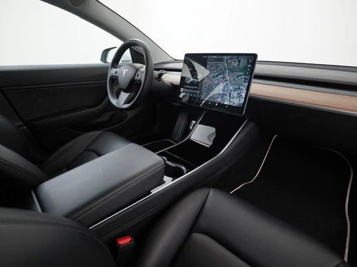 Tesla Model 3 - Afbeelding 2 van 30