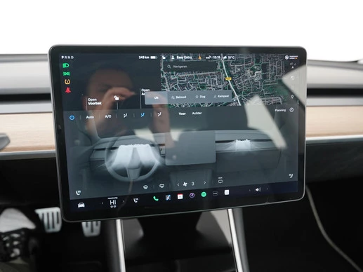 Tesla Model 3 - Afbeelding 14 van 30