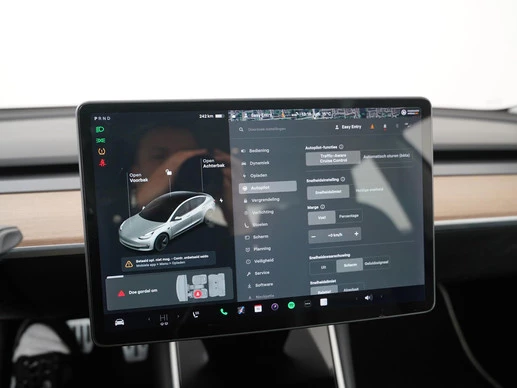 Tesla Model 3 - Afbeelding 22 van 30