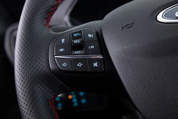 Ford Kuga - Afbeelding 25 van 30