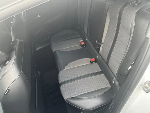 Peugeot e-2008 - Afbeelding 17 van 30