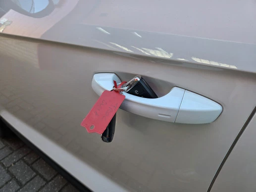 Volkswagen T-Roc - Afbeelding 14 van 30