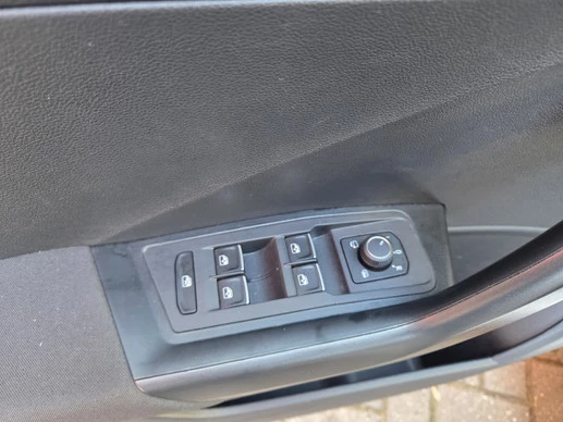 Volkswagen T-Roc - Afbeelding 16 van 30