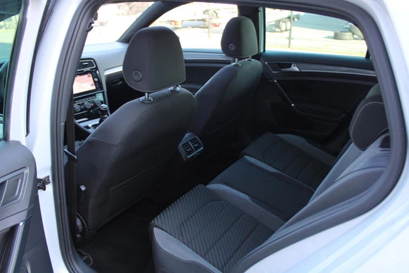 Volkswagen Golf - Afbeelding 17 van 30