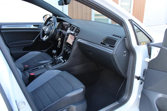 Volkswagen Golf - Afbeelding 19 van 30