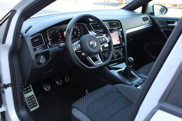 Volkswagen Golf - Afbeelding 23 van 30