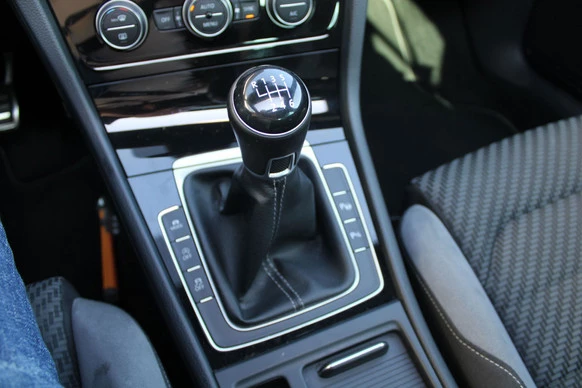 Volkswagen Golf - Afbeelding 28 van 30