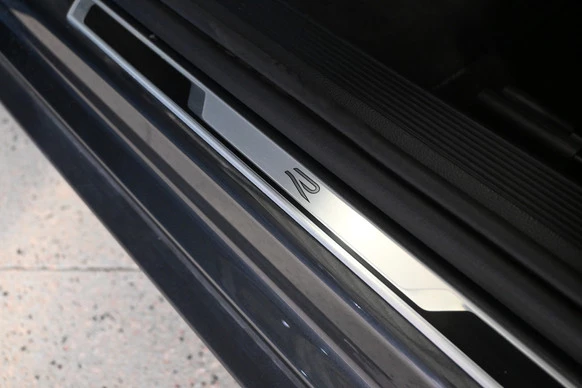 Volkswagen T-Roc - Afbeelding 28 van 30